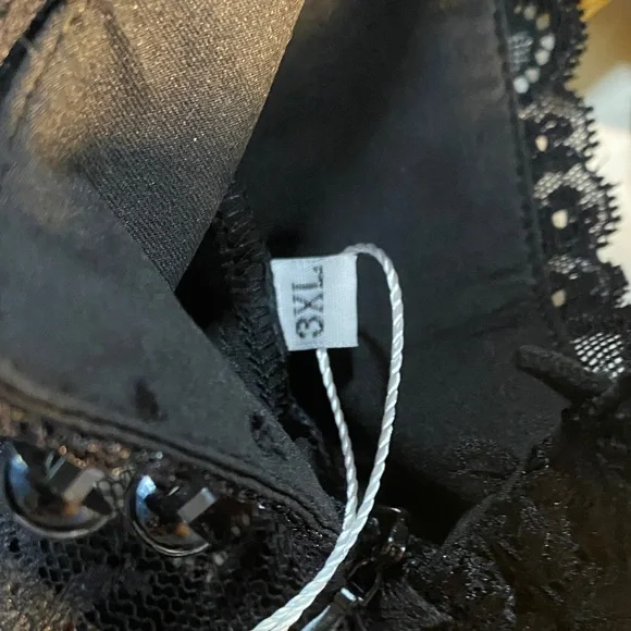 Elegant Strapless Black Dress with Lace Overlay - Picture 10 of 12